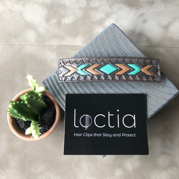 Chevron leather barrette lined by Loctia - Picture 3 of 5